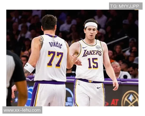 拉拉维亚谈与东契奇搭档感受：他让我在比赛中更加轻松自如