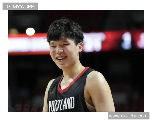 杨瀚森精彩单打尤班克斯背运转身动作大个子难以企及的绝技